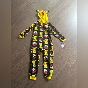 Pokemon Pikachu One Piece Fleece Pajamas boys kids Size 6/7 small has tags